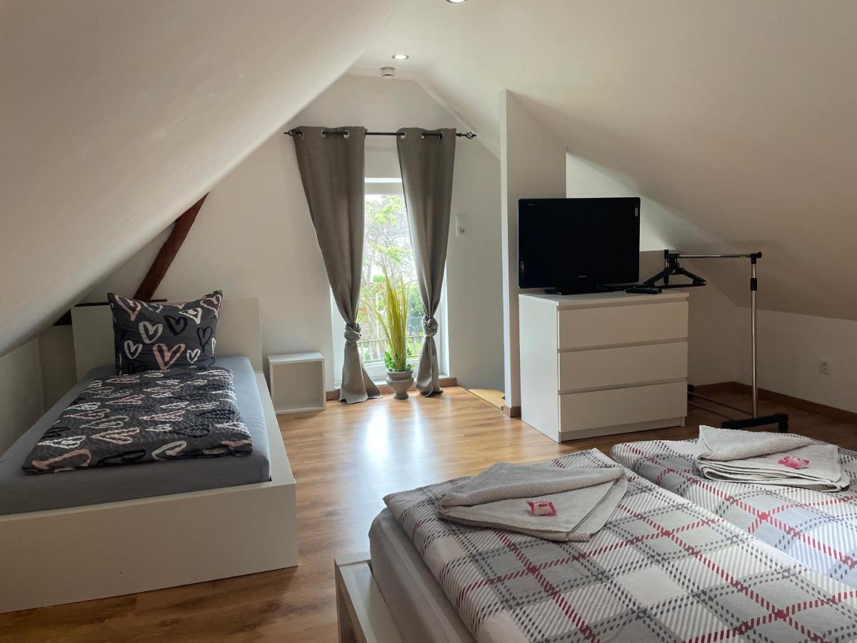 Kleine Gemuetliche Einliegerwohnung Mit Garten Und Pool Nordstemmen Esterno foto
