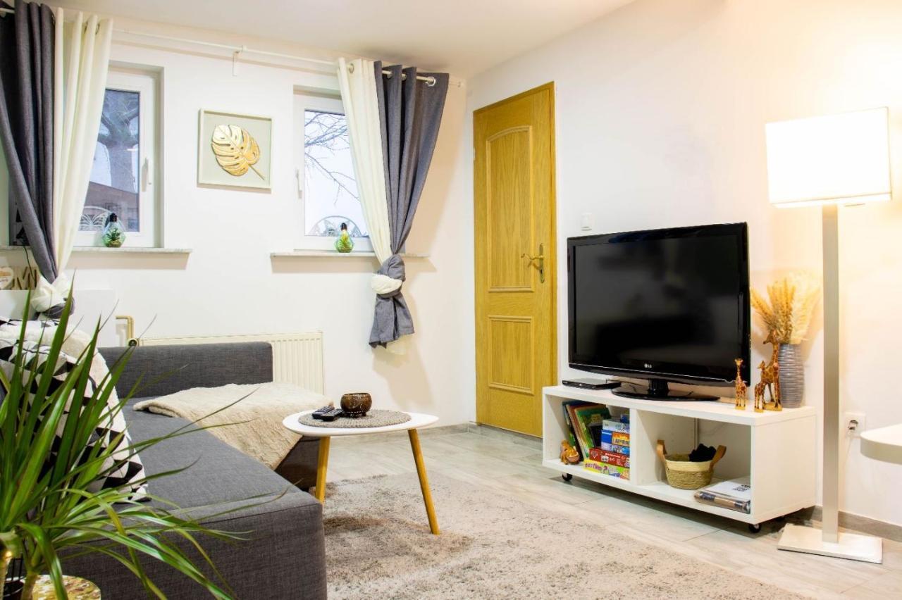 Kleine Gemuetliche Einliegerwohnung Mit Garten Und Pool Nordstemmen Esterno foto